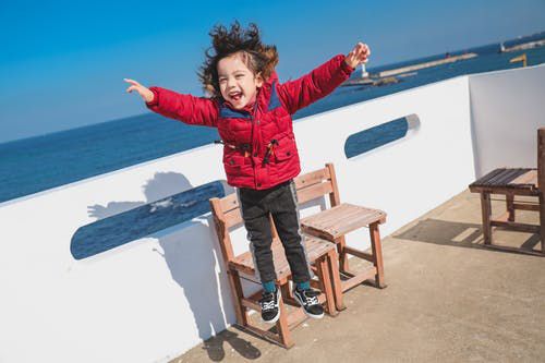 女孩姓靳很有寓意的名字_女孩靳取名_靳的女孩名字