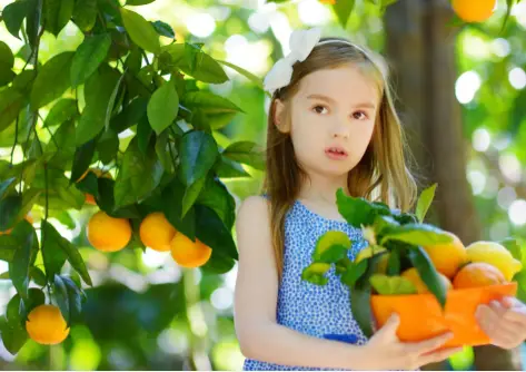 五行属金女孩名字_女孩子取名雅沫好听吗_旺财寓意女孩名字
