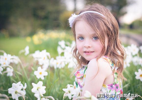 四个字好听女孩名字_古风诗意唯美名字_男孩女孩取名字四个字