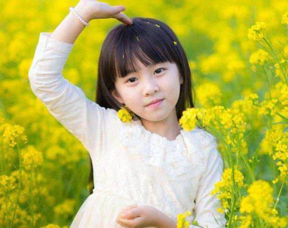 谢咏老师古风清雅女孩名字_女孩取名有诗意_古风女孩名字大全