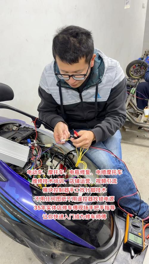 10岁男孩修电动车_修车男孩取名_广西玉林10岁男孩修车
