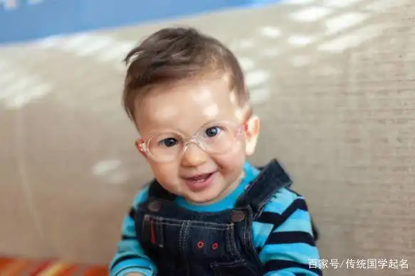 男宝宝取名注意事项_好寓意的男生取名宜用字_山取名男孩