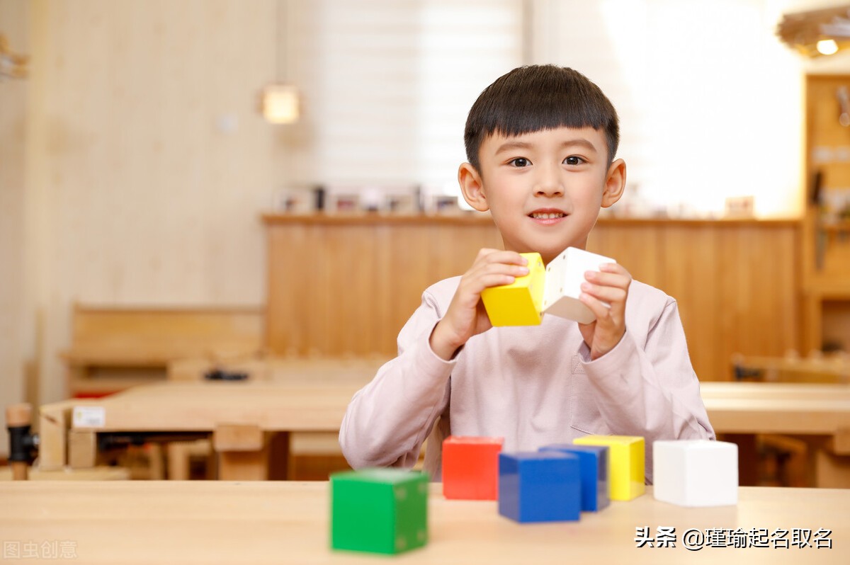 翊女孩取名_宝宝名字读音为yi寓意美好的字_取名字用yi字寓意好