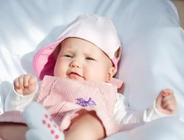 今年出生女孩子怎样取名_花卉入名女孩名字_诗词女孩名字寓意
