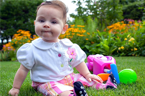 姓盛的女孩阳光活泼的名字推荐_龙盛姓女宝宝适合的名字_锦迪取名女孩名字大全